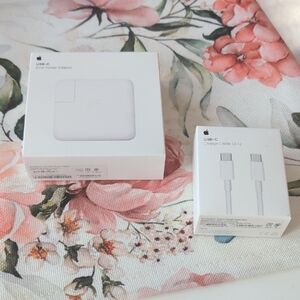 Apple USB-C Power Adapter and Cable Set in White